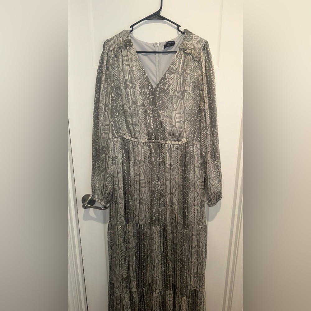 Lane Bryant V-Neck Long Sleeve Maxi Dress in Lurex Shimmer Snake Print